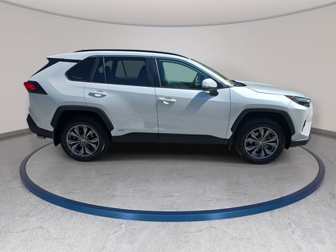 Used 2024 Toyota RAV4 XLE Premium image 4