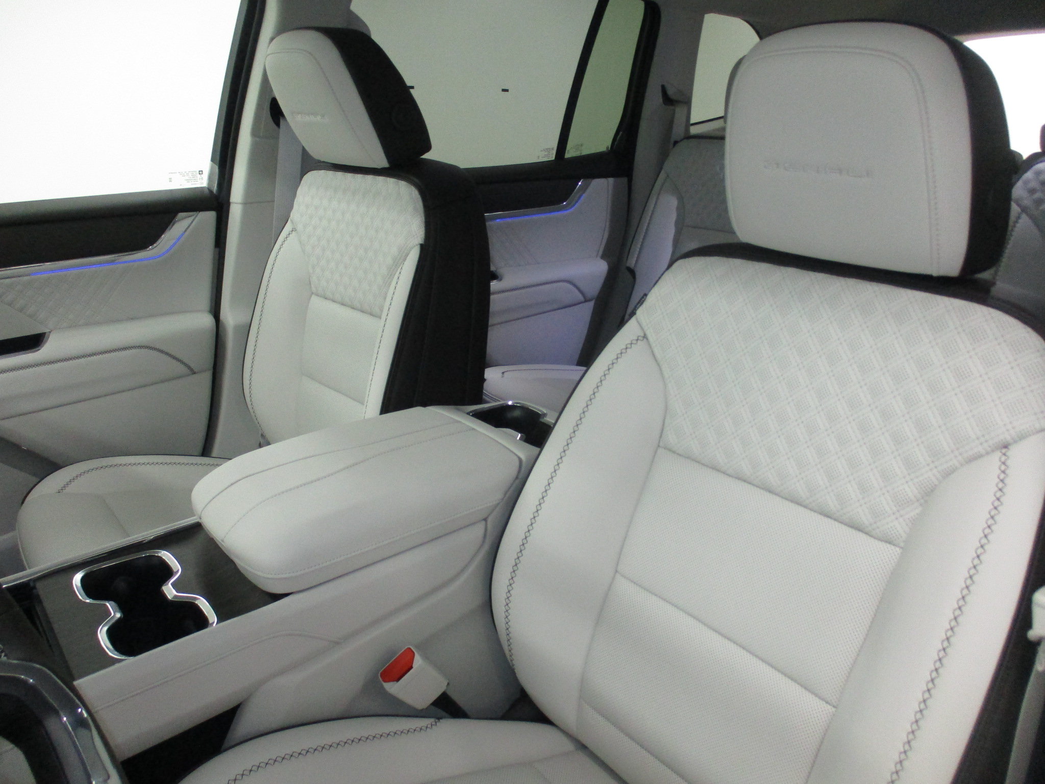 New 2026 GMC Acadia Denali w/ Super Cruise Package AWD/4WD image 19