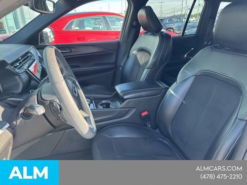Used 2023 Jeep Grand Cherokee Altitude RWD image 14