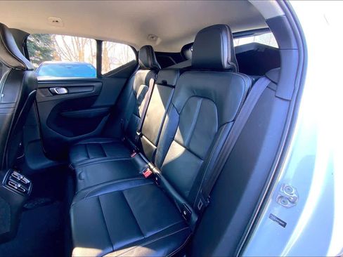 Used 2019 Volvo XC40 T5 Momentum image 20