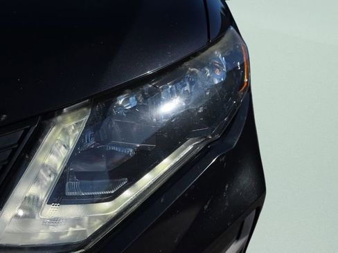 Used 2019 Nissan Rogue S w/ Special Edition Package image 17