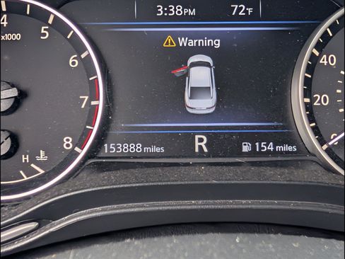 Used 2017 Nissan Maxima 3.5 SV FWD image 10
