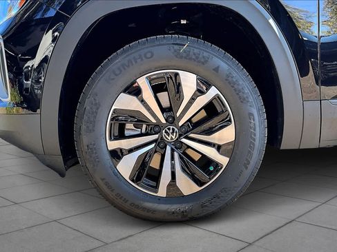 New 2026 Volkswagen Atlas SE FWD image 11