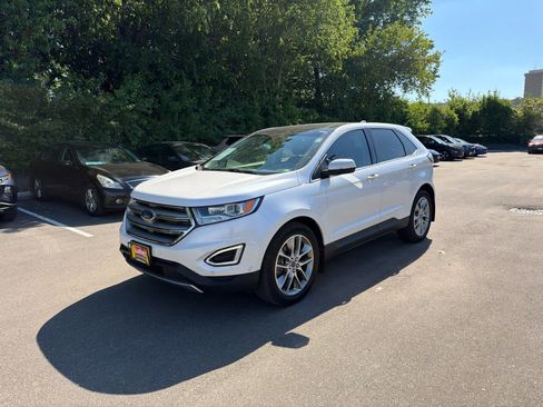 Used 2018 Ford Edge Titanium w/ Equipment Group 302A AWD/4WD image 4