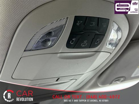 Used 2023 Chrysler Pacifica Touring-L FWD image 31