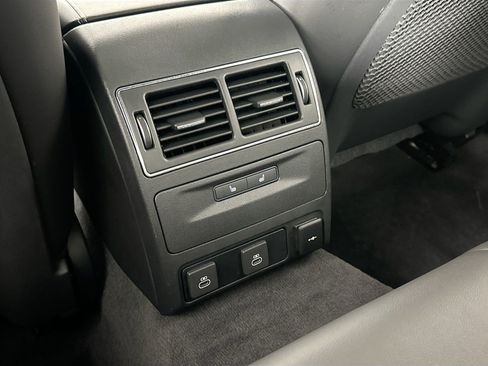 Certified 2024 Jaguar XF R-Dynamic SE image 25