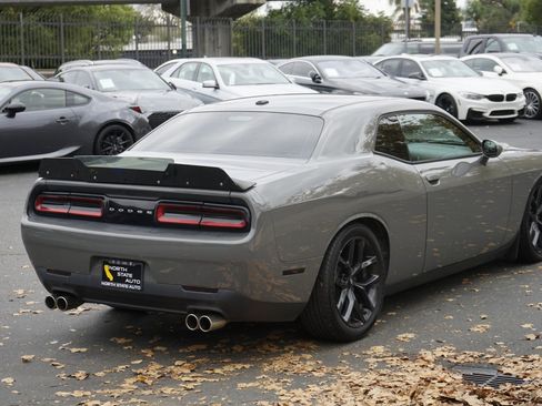 Used 2019 Dodge Challenger SXT w/ Blacktop Package image 7