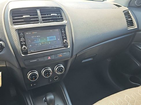 Used 2025 Mitsubishi Outlander Sport AWD image 15