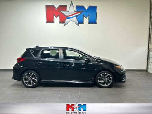 Used 2018 Toyota Corolla iM FWD image 1