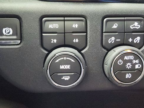 New 2026 Chevrolet Silverado 1500 High Country w/ Technology Package AWD/4WD image 31
