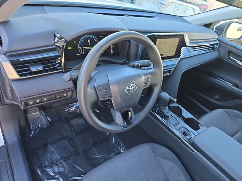 Used 2025 Toyota Camry LE image 21