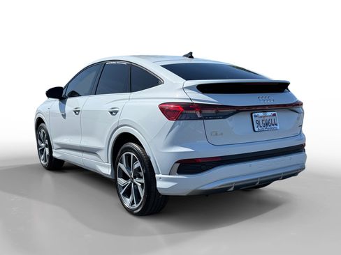 Used 2023 Audi Q4 e-tron Prestige image 3