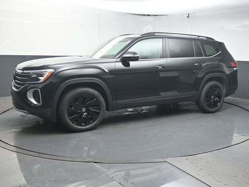 New 2026 Volkswagen Atlas SE FWD image 4