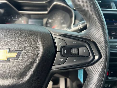 Used 2021 Chevrolet TrailBlazer LS FWD image 12