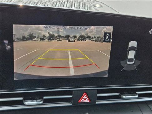 Used 2021 Hyundai Elantra Limited FWD image 13