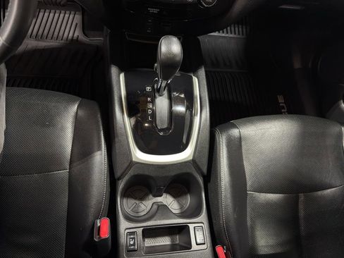 Used 2016 Nissan Rogue SV AWD/4WD image 14