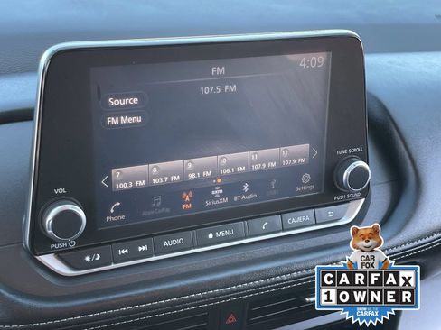 Certified 2025 Nissan Rogue SV FWD image 29