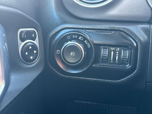 Used 2021 Jeep Wrangler Unlimited Sport image 32