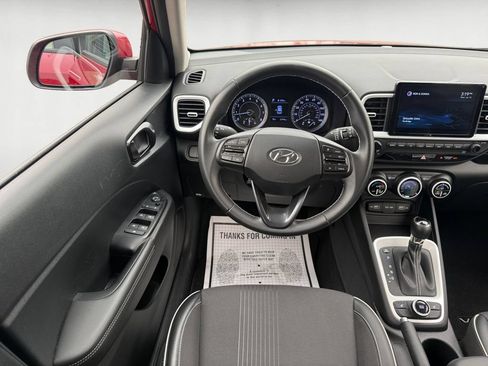 Used 2022 Hyundai Venue Limited FWD image 12