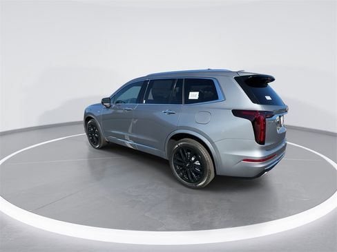 New 2025 Cadillac XT6 Luxury image 6