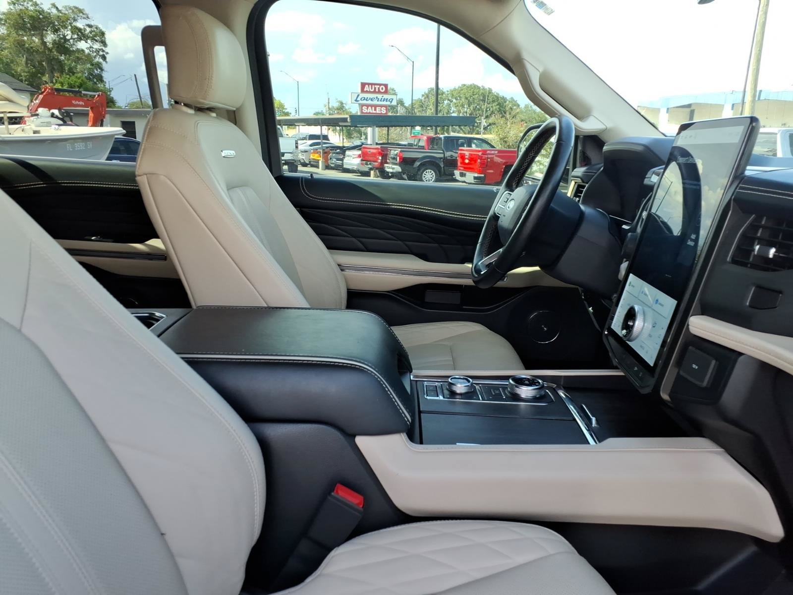 Used 2022 Ford Expedition Max Platinum AWD/4WD image 10