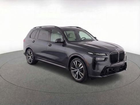 Used 2023 BMW X7 xDrive40i w/ M Sport Package AWD/4WD image 34