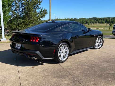Used 2024 Ford Mustang GT Premium image 5