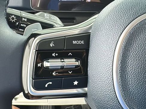 New 2026 Kia Carnival EX FWD image 24