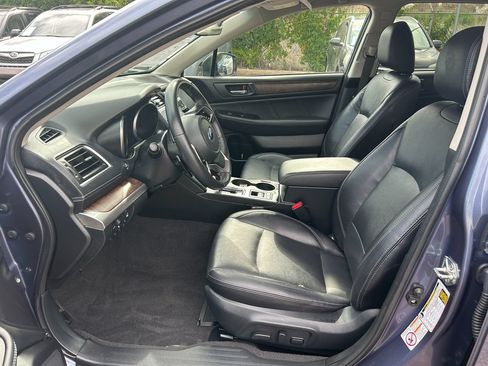 Used 2018 Subaru Outback 3.6R Limited AWD/4WD image 19