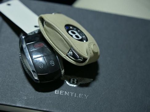Used 2024 Bentley Flying Spur V8 AWD/4WD image 65