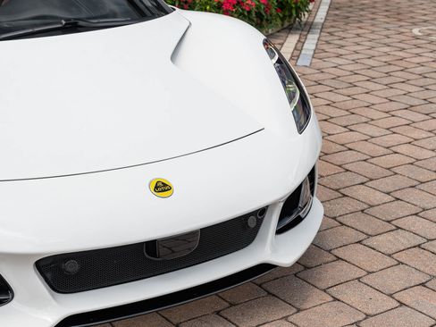 New 2026 Lotus Emira SE RWD image 12