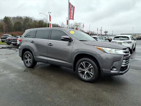 Used 2019 Toyota Highlander LE image 14