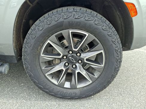 Used 2023 Chevrolet Tahoe Z71 w/ Luxury Package AWD/4WD image 8