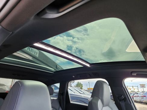 Certified 2022 Audi SQ7 Premium Plus w/ SQ7 Executive Package image 19