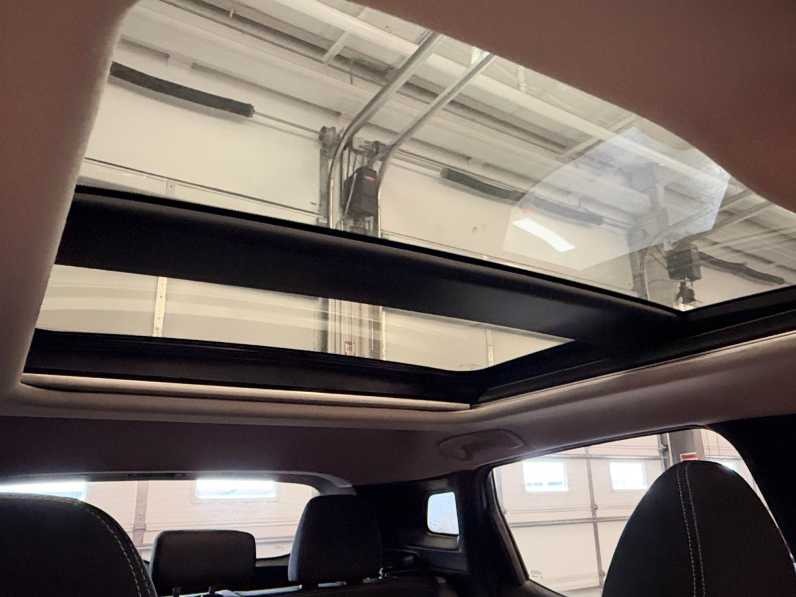 Used 2025 Nissan Kicks SV w/ SV Premium Package FWD image 20