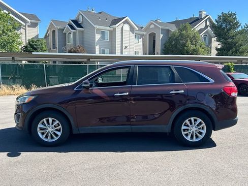Used 2017 Kia Sorento FWD image 7