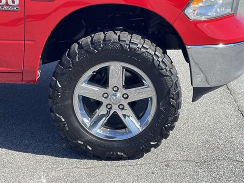 Used 2019 RAM 1500 Classic SLT image 10