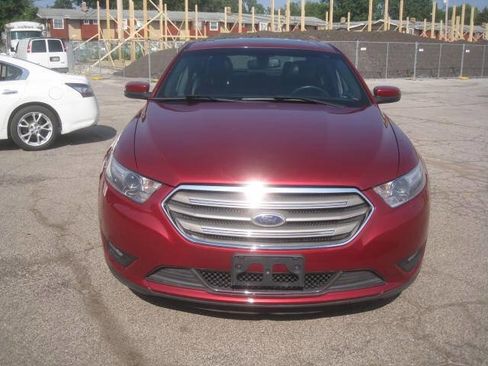 Used 2014 Ford Taurus SEL w/ Equipment Group 201A image 2