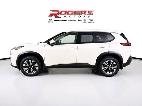 Used 2021 Nissan Rogue SV image 4