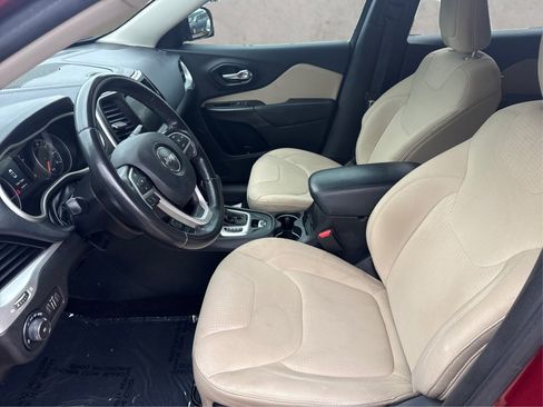 Used 2015 Jeep Cherokee Latitude FWD image 11