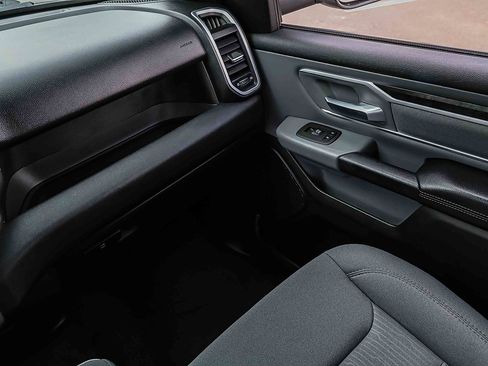 Used 2022 RAM 1500 Big Horn AWD/4WD image 18