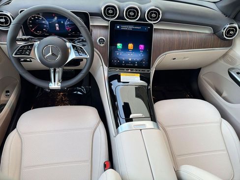 Used 2026 Mercedes-Benz GLC 300 image 16