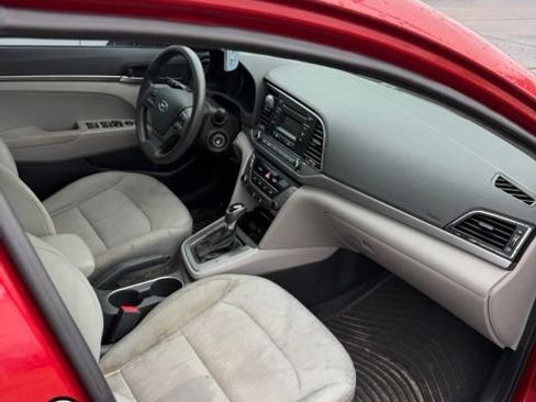 Used 2017 Hyundai Elantra SE FWD image 11