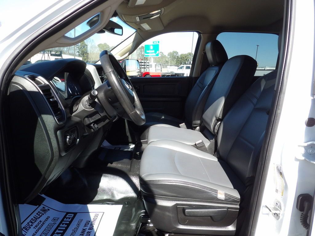 Used 2020 RAM 5500 Tradesman RWD image 17