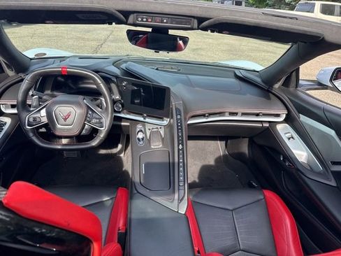 Used 2021 Chevrolet Corvette Stingray Premium Conv w/ Z51 Performance Package RWD image 14