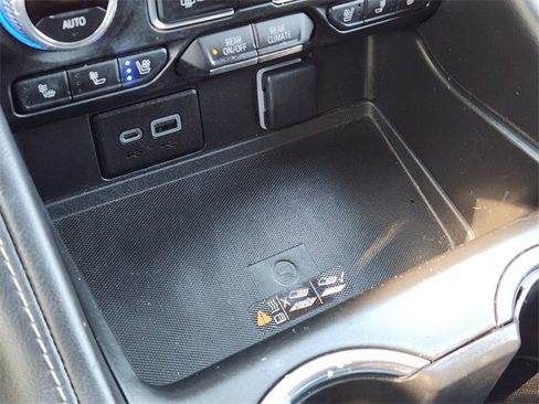 Used 2023 GMC Yukon SLT image 25