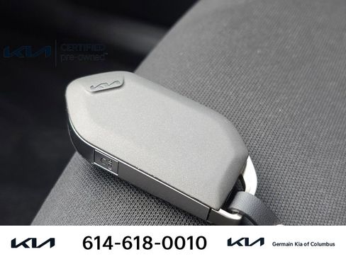 Certified 2025 Kia Sorento LX FWD image 34