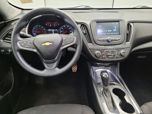 Used 2017 Chevrolet Malibu LT FWD image 22