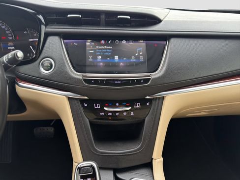 Used 2019 Cadillac XT5 Luxury FWD image 16