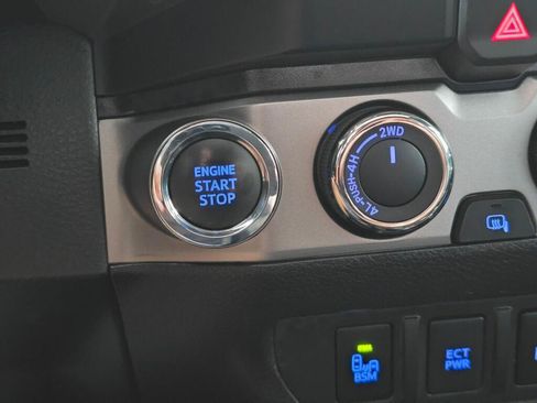 Certified 2023 Toyota Tacoma Limited AWD/4WD image 31